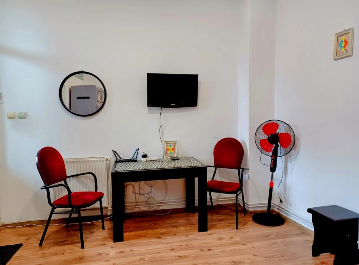 Brasov Central Studio Bagian luar foto